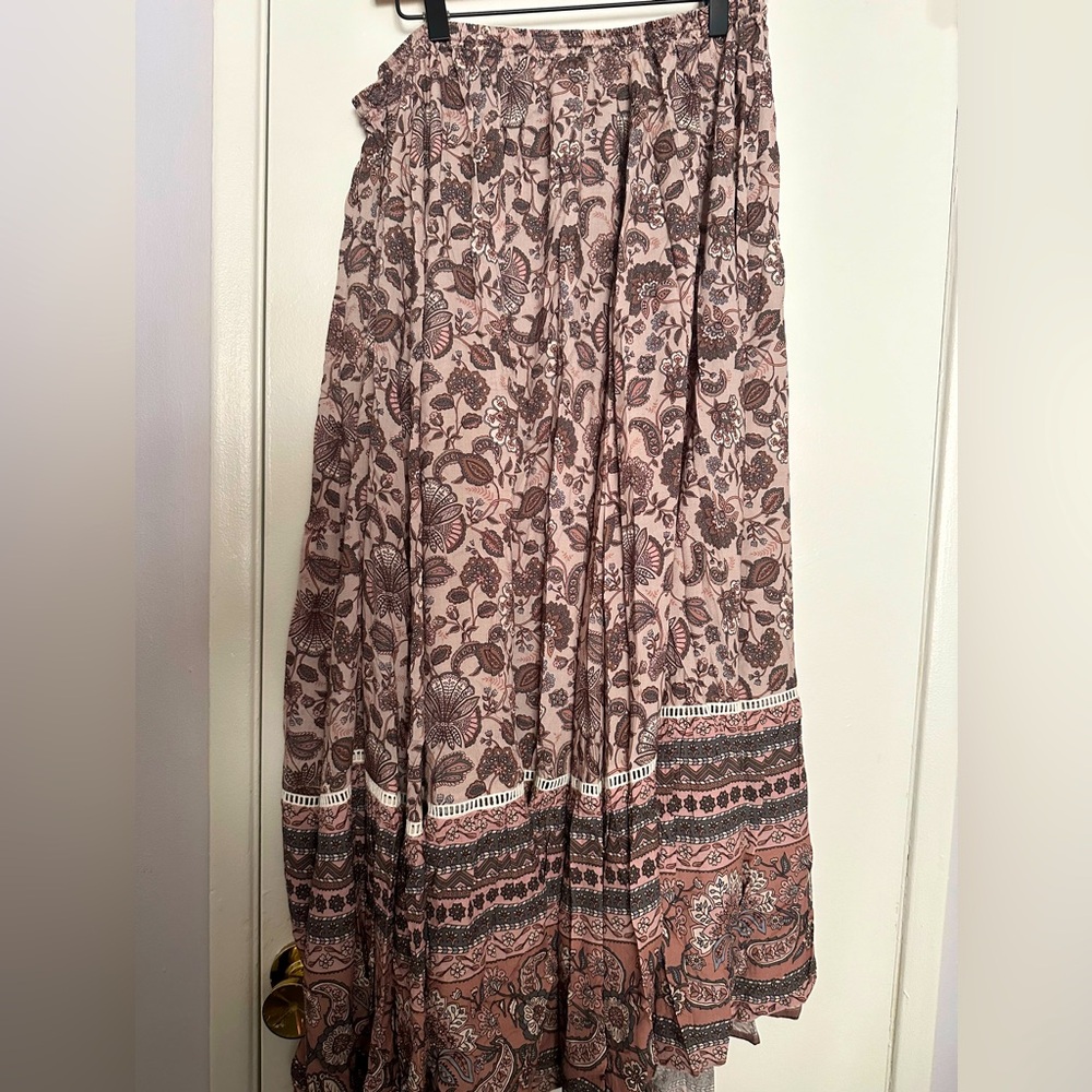 VAGARY TOP & SKIRT set size “M” fits sizes 14-26 - Picture 6 of 6